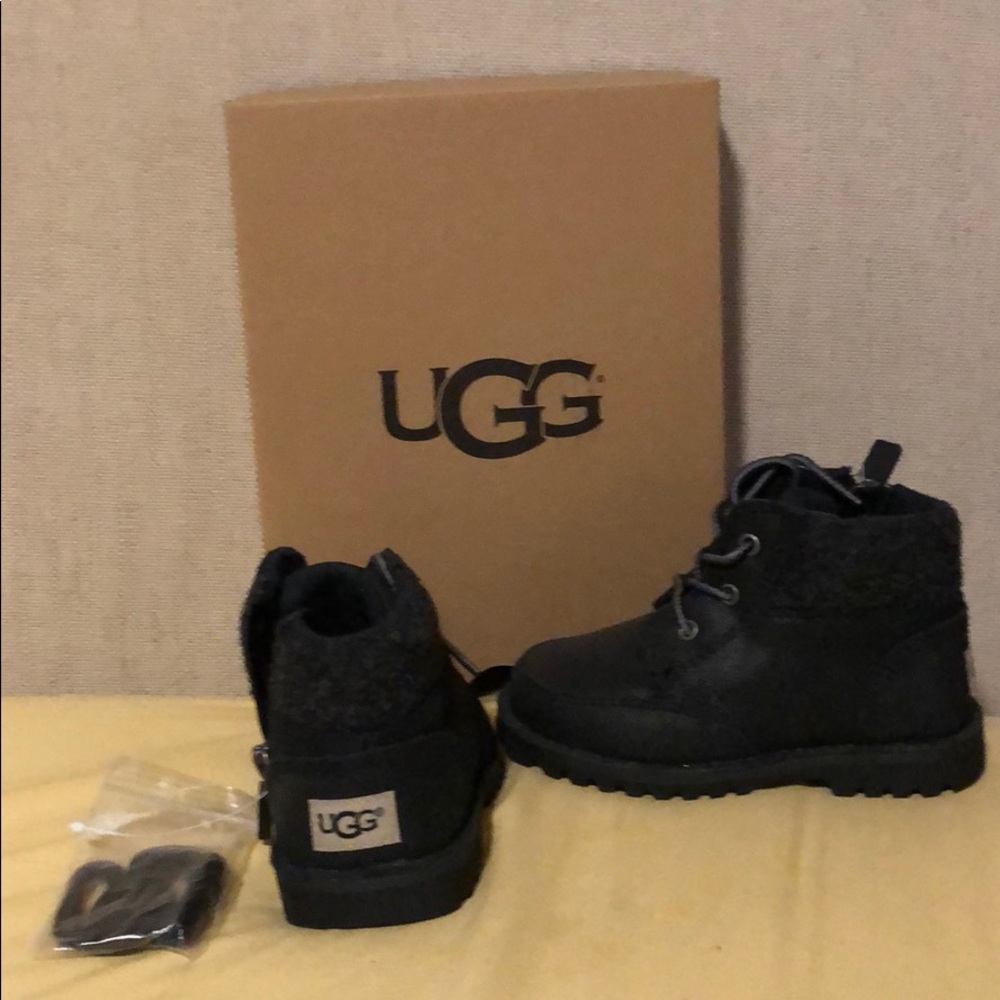 BRAND NEW WITH TAGS! Black UGG kids boots size 9